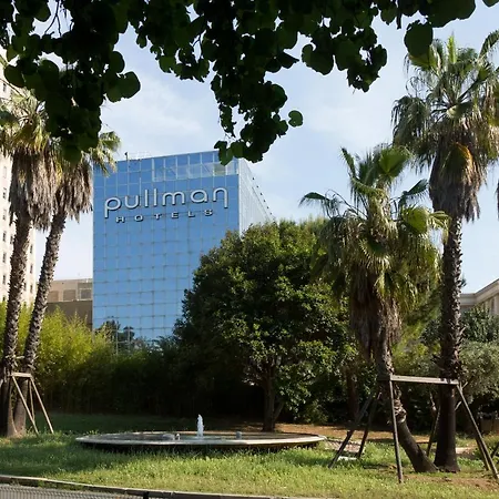 Pullman Centre Hotel 4*